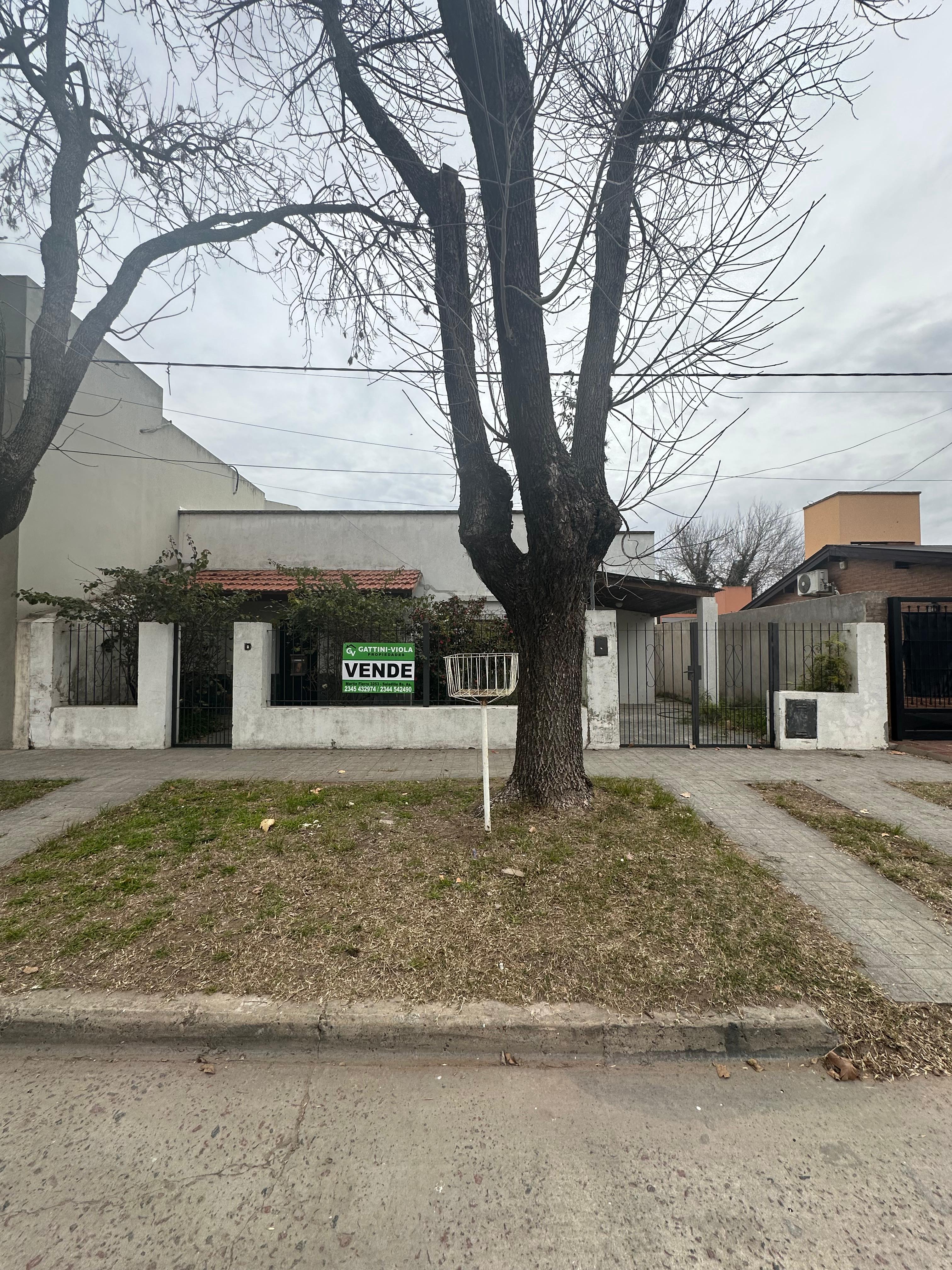 OPORTUNIDAD | Vivienda con quincho a 700 Mts de la plaza principal